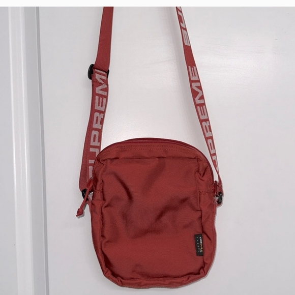 Supreme Shoulder Bag SS18 - Picture 4 of 5